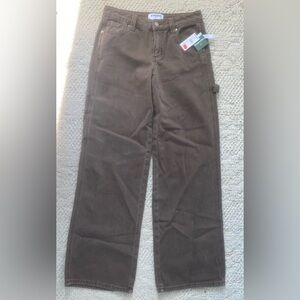 New with tags
Ladies Brown Pants